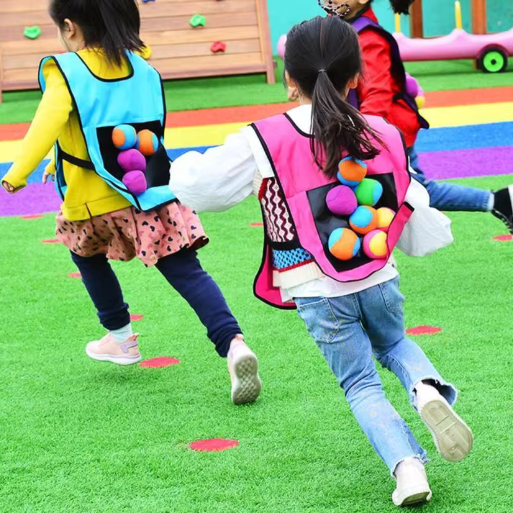 Outdoor-Sportgeräte: Klebrige Weste und Wurfball-Spielset für Kinder