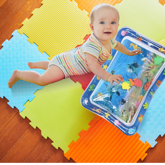 Interaktive Wasserspielmatte für Babys
